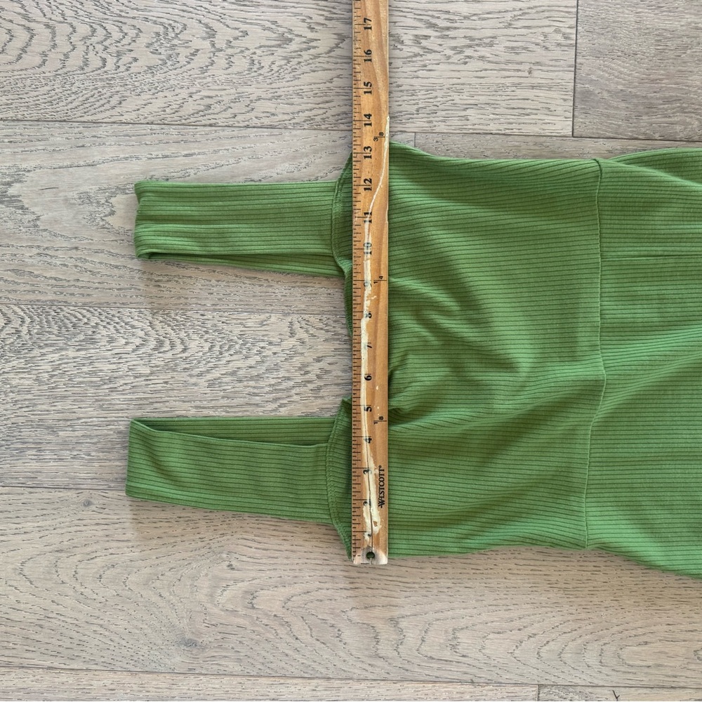 Reformation Cassi Knit Dress in Palm Green Medium - Picture 7 of 9